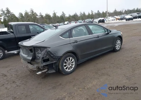 2015 Ford Fusion S z USA, uszkodzony, nr VIN 3FA6P0G77FR286923